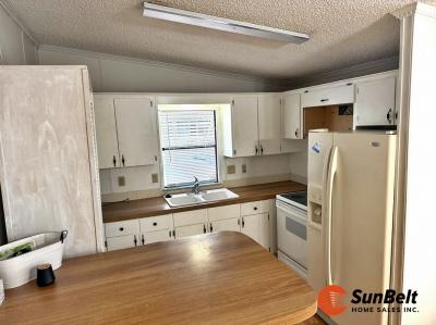 Photo 2 of 29 of home located at 42 Lake Avenue Tavares, FL 32778