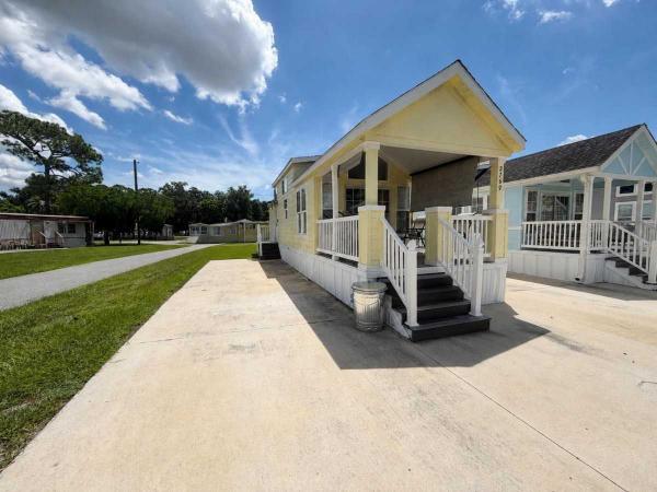 2006  Mobile Home For Sale