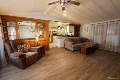 Photo 3 of 11 of home located at 178 Maple Run Ln Mason, MI 48854