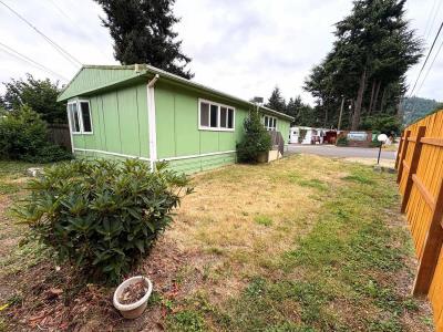Photo 3 of 18 of home located at 3950 N Coburg Road, Sp. #1 Eugene, OR 97408