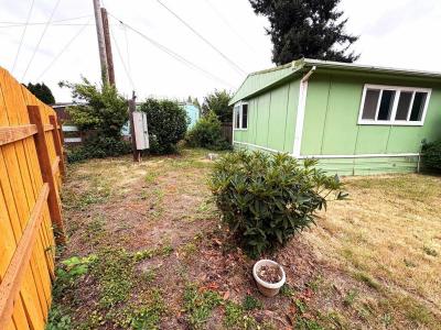 Photo 5 of 18 of home located at 3950 N Coburg Road, Sp. #1 Eugene, OR 97408