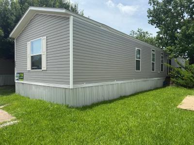 Photo 2 of 13 of home located at 3222 Tara Pl La Porte, TX 77571