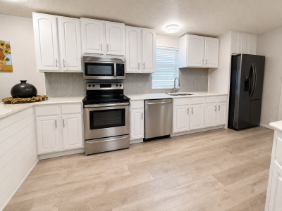 Photo 4 of 37 of home located at 10810 N 91st Ave 83 Peoria, AZ 85345