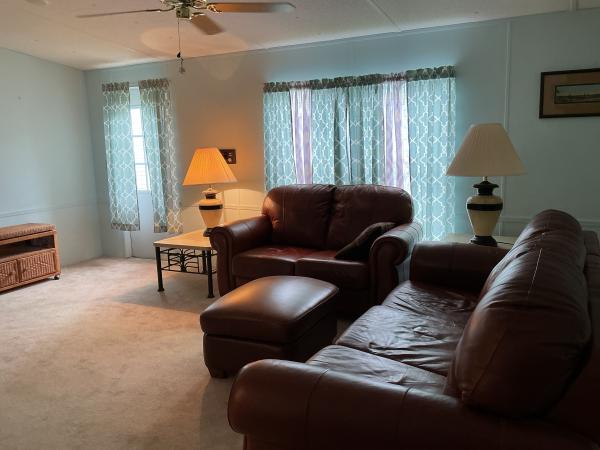 1990 CARR 3403B Mobile Home