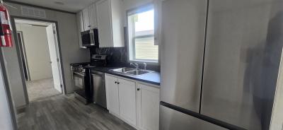 Photo 3 of 9 of home located at 630 Cour Renee Warren, MI 48091