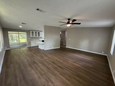Photo 2 of 16 of home located at 2104 Moorhen Court Lot 1467 Lakeland, FL 33810