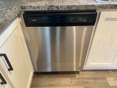 Photo 4 of 21 of home located at 15557 Pine Ridge Drive #24 Linden, MI 48451