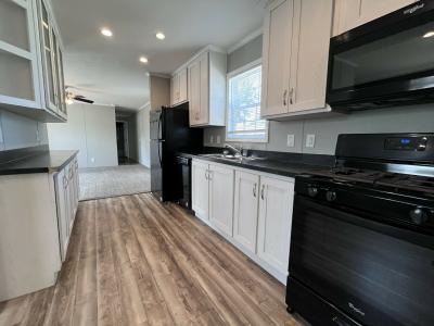Mobile Home at 4602 Dover Ct Sterling Heights, MI 48310