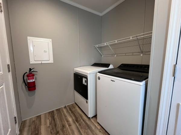 2020 Champion RA1670202 Mobile Home