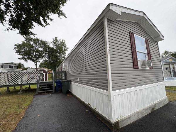 2019 Commadore Mobile Home