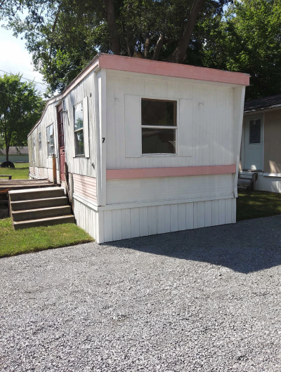 Mobile Home at 425 Monroe Ave Lot 7 Findlay, OH 45840