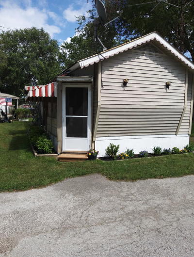 Mobile Home at 425 Monroe Ave Lot 11 Findlay, OH 45840