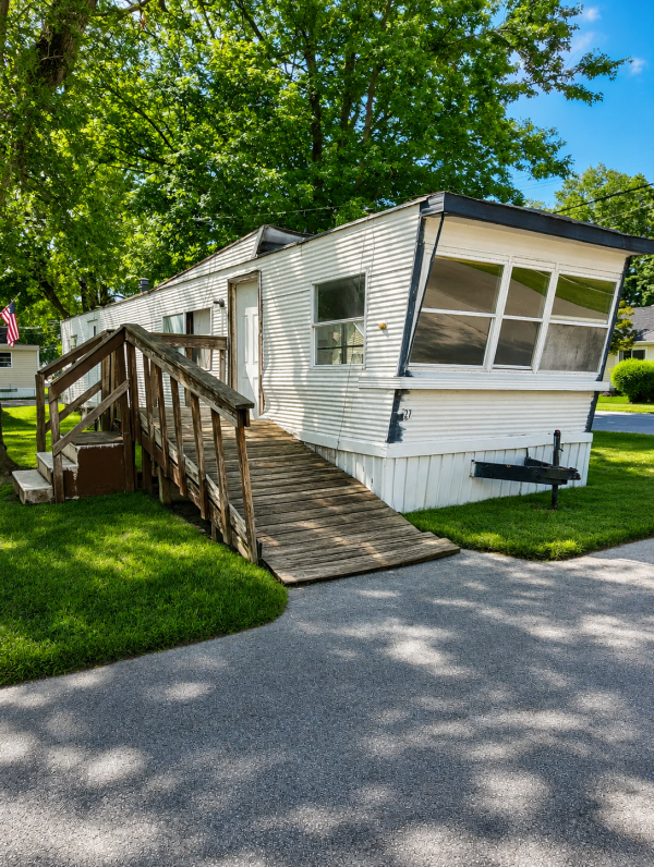Photo 1 of 2 of home located at 425 Monroe Ave Lot 21 Findlay, OH 45840