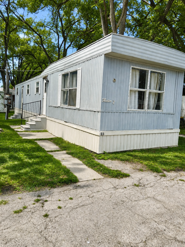 Photo 1 of 2 of home located at 425 Monroe Ave Lot 23 Findlay, OH 45840