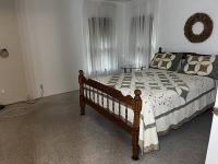 1985 BARRINGTON  Home