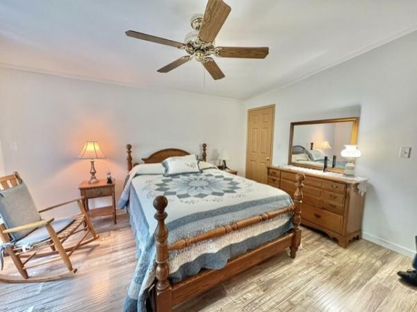 2000 Commadore Mobile Home