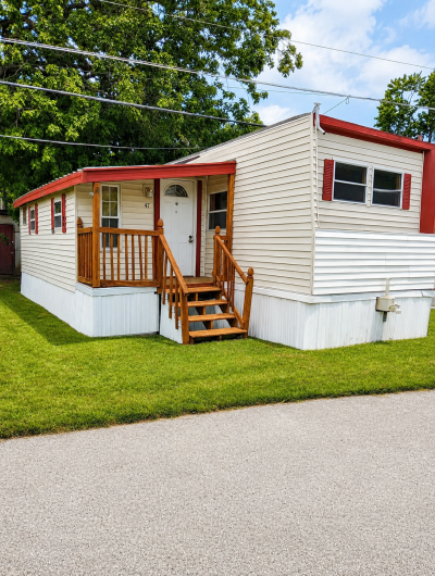 Mobile Home at 425 Monroe Ave Lot 47 Findlay, OH 45840
