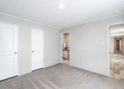 Photo 4 of 8 of home located at 1001 E Macarthur Rd, Lot 199 Wichita, KS 67216