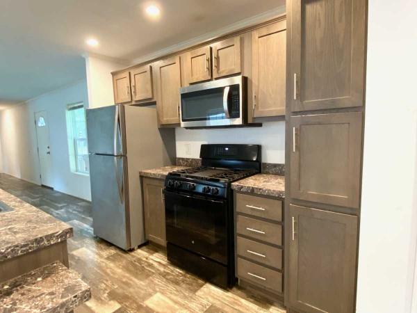 2021 Champion NWS-F-27625 Manufactured Home