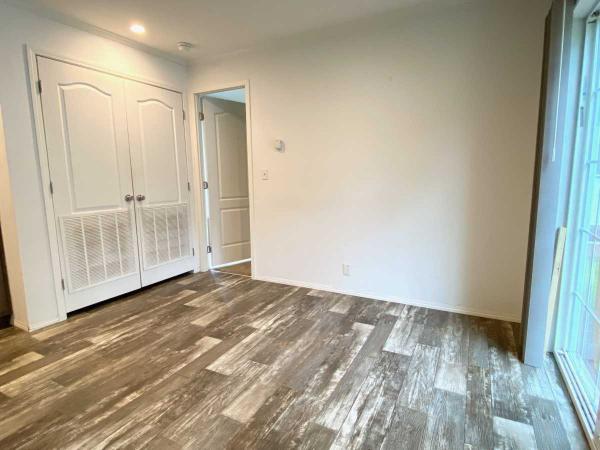 2021 Champion NWS-F-27625 Manufactured Home