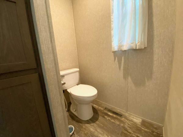 2021 Champion NWS-F-27625 Manufactured Home