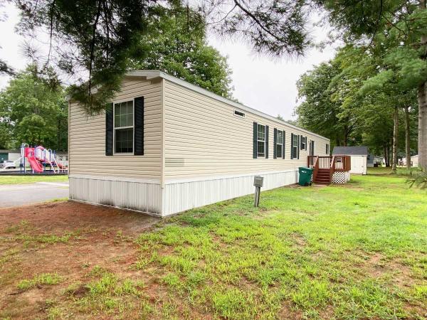 2021 Champion NWS-F-27625 Manufactured Home