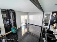1969 Hillcrest Mobile Home
