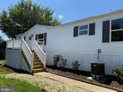 Mobile Home at 203 Oakfield Ct W Lancaster, PA 17603
