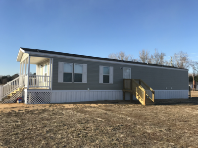 Photo 4 of 56 of home located at 4916 Sardis Hwy Timmonsville, SC 29161