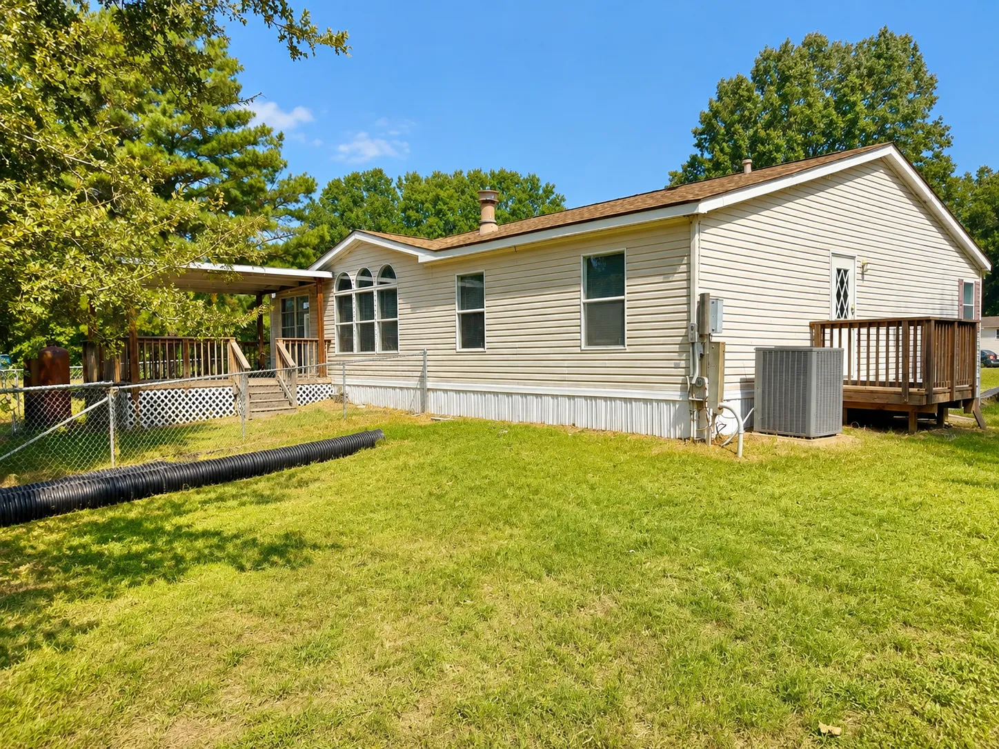 Photo 2 of 18 of home located at 8855 Beavers Nest Dr Shreveport, LA 71129