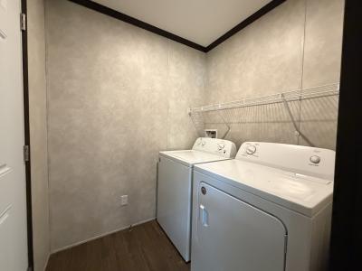 Photo 4 of 11 of home located at 71 Brookside Manor Goshen, IN 46526