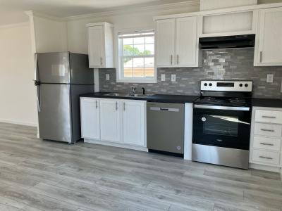 Photo 2 of 6 of home located at 176 Alexis Ave. Lakeland, FL 33805