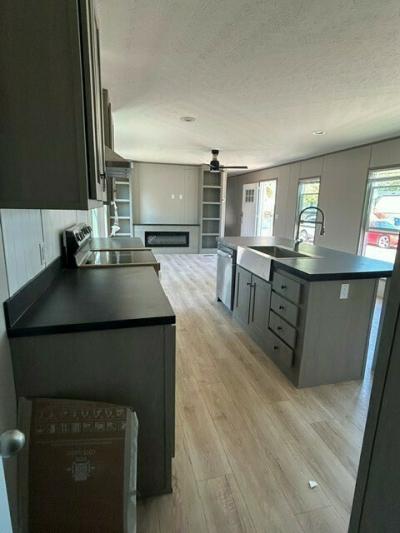 Photo 2 of 5 of home located at 2900 South Interstate Hwy 35 Site 143 Waxahachie, TX 75165