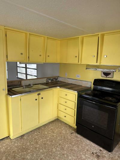 Photo 4 of 12 of home located at 4842 Hub St. Zephyrhills, FL 33542