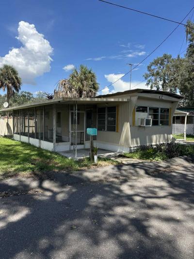 Photo 2 of 11 of home located at 38101 Bridge Ave. Zephyrhills, FL 33542
