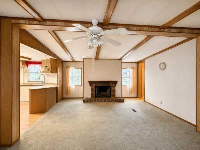 Photo 4 of 8 of home located at 1480 Glenwood Circle Apopka, FL 32703