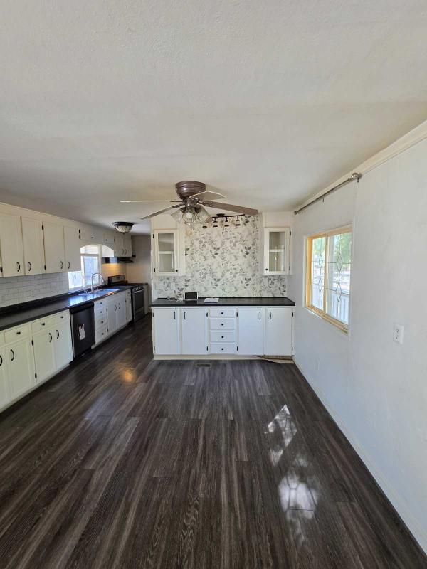 1980 Longmont Mobile Home