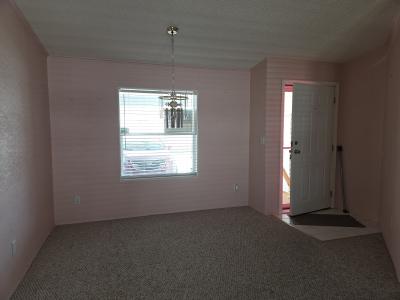 Photo 2 of 12 of home located at 422 Clubhouse Lane Auburndale, FL 33823