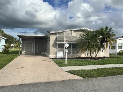 Photo 2 of 20 of home located at 7003 King Palm Court Ellenton, FL 34222