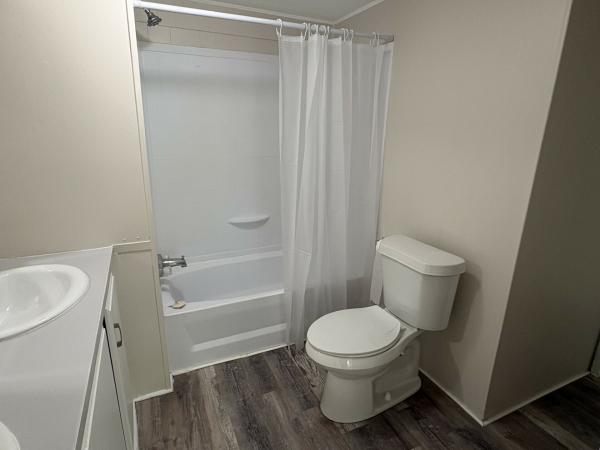 1975 Duke mobile Home