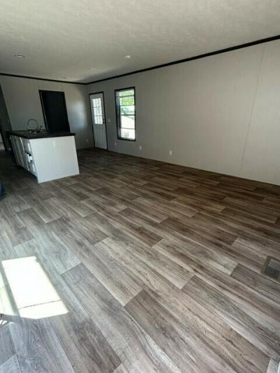 Photo 2 of 5 of home located at 2900 South Interstate Hwy 35 Site 107 Waxahachie, TX 75165