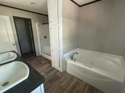 Photo 3 of 5 of home located at 2900 South Interstate Hwy 35 Site 107 Waxahachie, TX 75165
