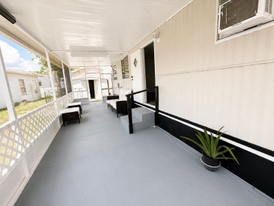 Photo 4 of 15 of home located at 148 Bedford Ct Sanford, FL 32773
