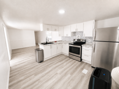 Photo 5 of 15 of home located at 148 Bedford Ct Sanford, FL 32773