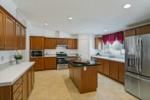 2004 FLEETWOOD HOMES OF TEXAS LP Mobile Home For Sale