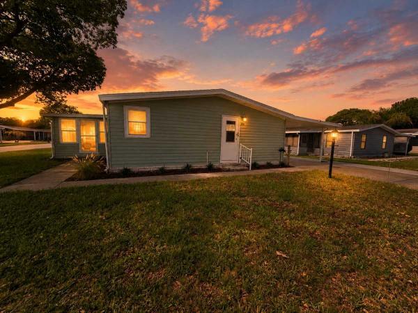 1988  Mobile Home For Sale