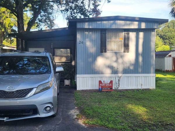 Photo 1 of 2 of home located at 1612 NE 25th Avenue, Lot 24 Ocala, FL 34470