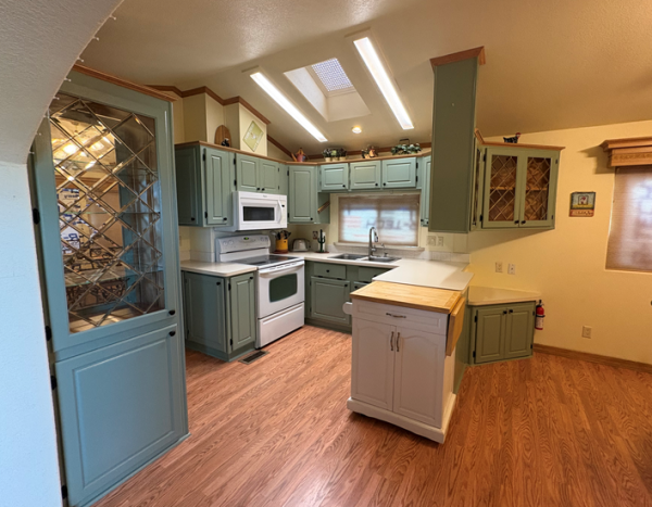1999 CAVCO Mobile Home