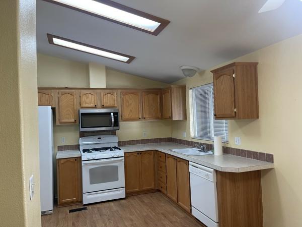 2001 Fleetwood 4563B Mobile Home