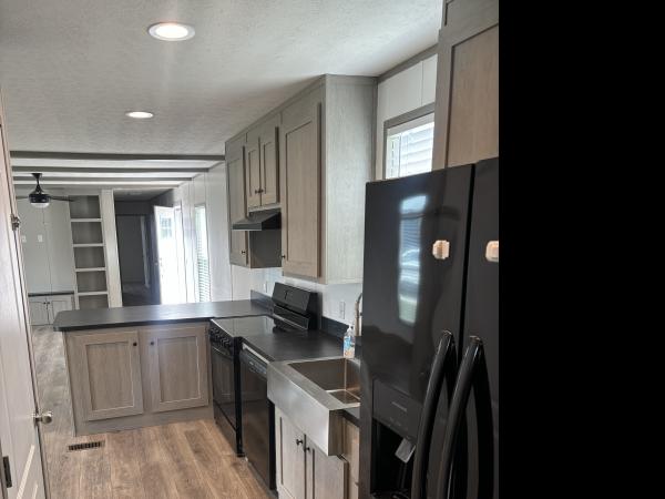 2023 Clayton 31ANN16763AH24 Mobile Home